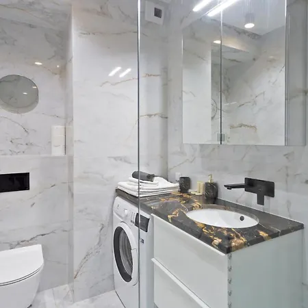 Avra Ii Stare * Danzica